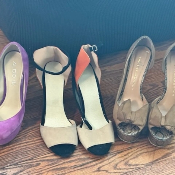 Women's Clothing - Picture 9 of 16